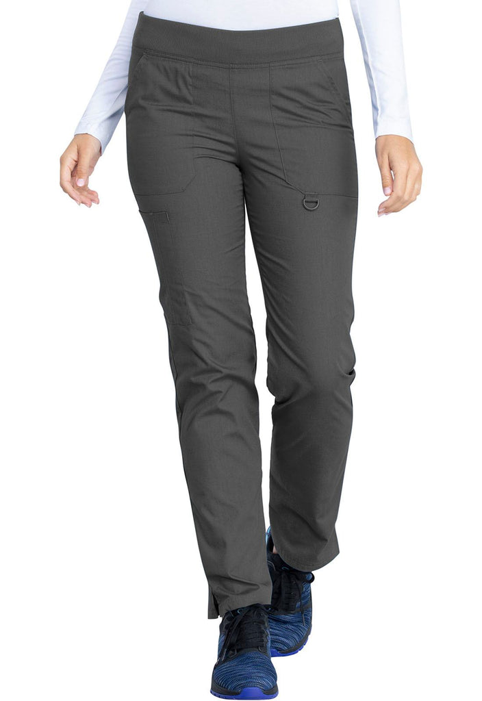 A picture of a young female Phlebotomist wearing a pair of Dickies EDS signature Women's Pull-on Scrub Pants in Pewter featuring a contemporary fit.