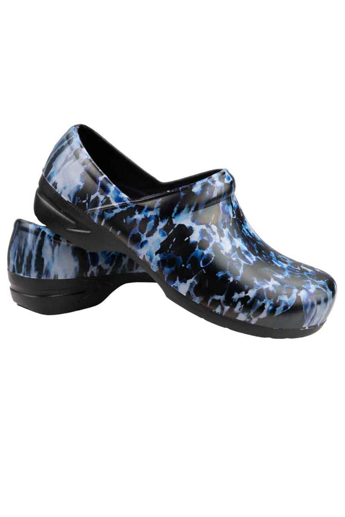An image of the sides of the StepZ Women's Slip Resistant Nurse Clogs in "Midnight Blues" size 8 featuring our patented water-based fluid slip resistant technology.