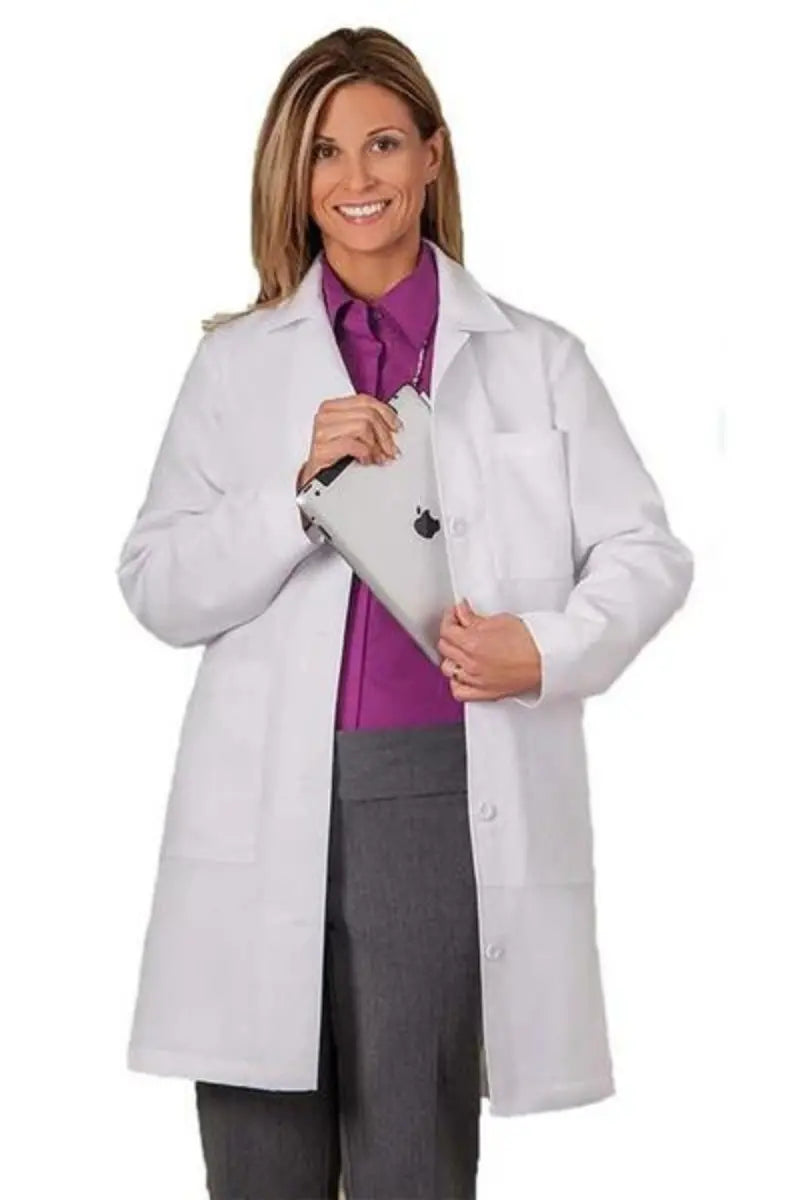 Nurse Practitioner wearing Meta Labwear White Coat style 1964 with ipad pocket.