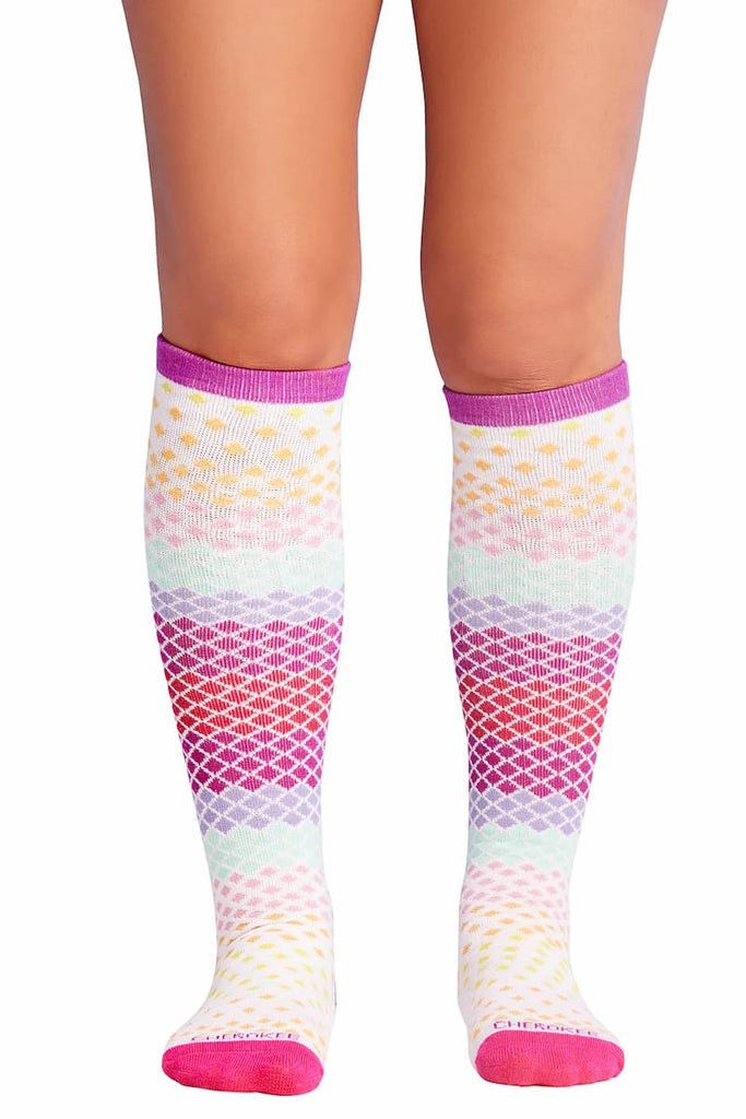 The Cherokee Women's Knee High Compression Socks in Pure featuring a luxuriously soft fabric made of bamboo, polyester, nylon and spandex. 