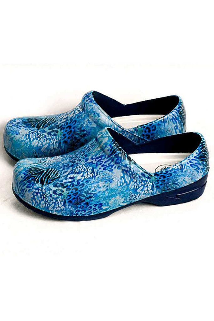 A side view of the StepZ Women's Slip Resistant Memory Foam Clogs in "Jungle Blues" featuring a unique EVA construction, engineered to withstand very high temperatures.