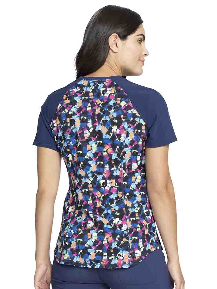 Cherokee Infinity Women's V-Neck Print Top in "Tech Texture" print is made with a unique poly/spandex stretch fabric.