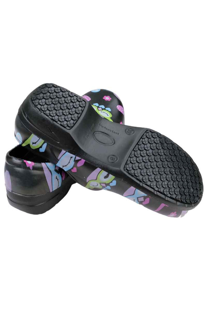 A picture of the bottom and heel of the StepZ Women's Slip Resistant Nurse Clogs in "Give a Hoot" size 8 featuring added cushioning & support with a removable foot bed insert.