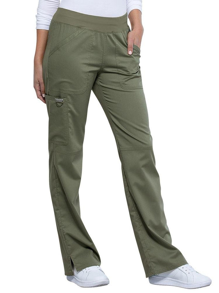 Sonographer wearing Cherokee Workwear Revolution women's Elastic Waistband  Pull-On Scrub Pant in olive size small tall