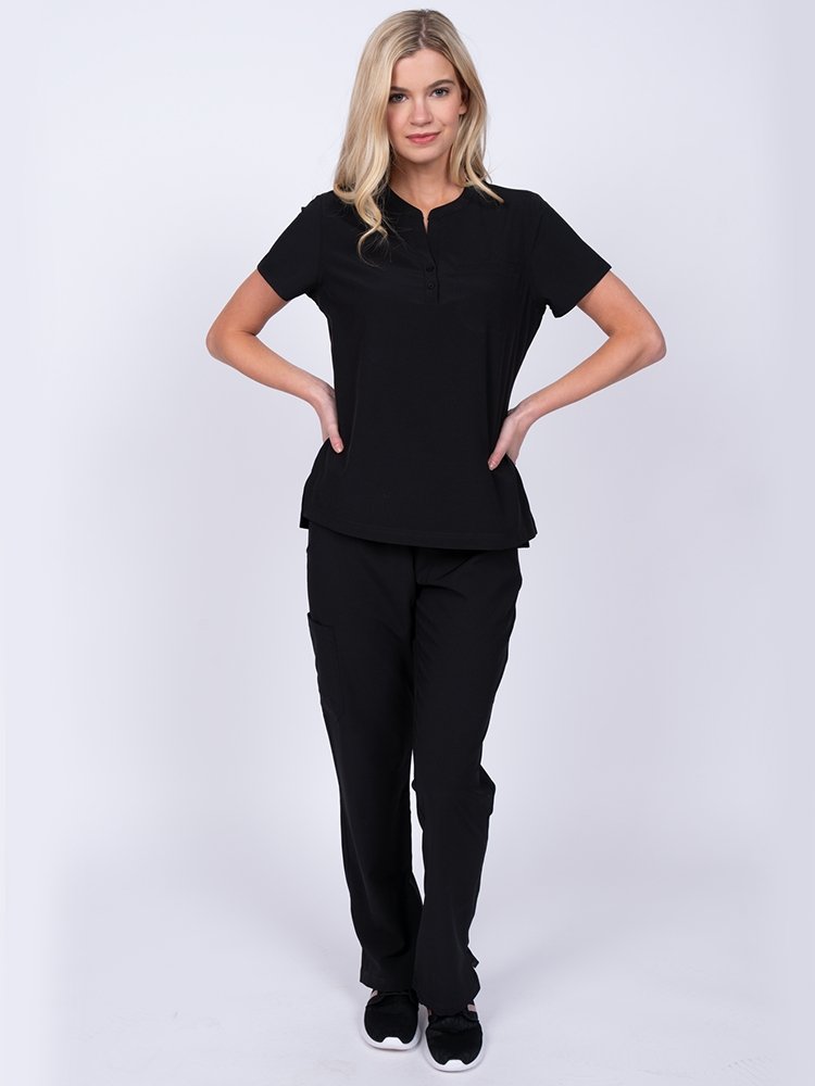Meraki Sport Women’s Tuck-In Scrub Top in black featuring a contemporary fit with round neckline