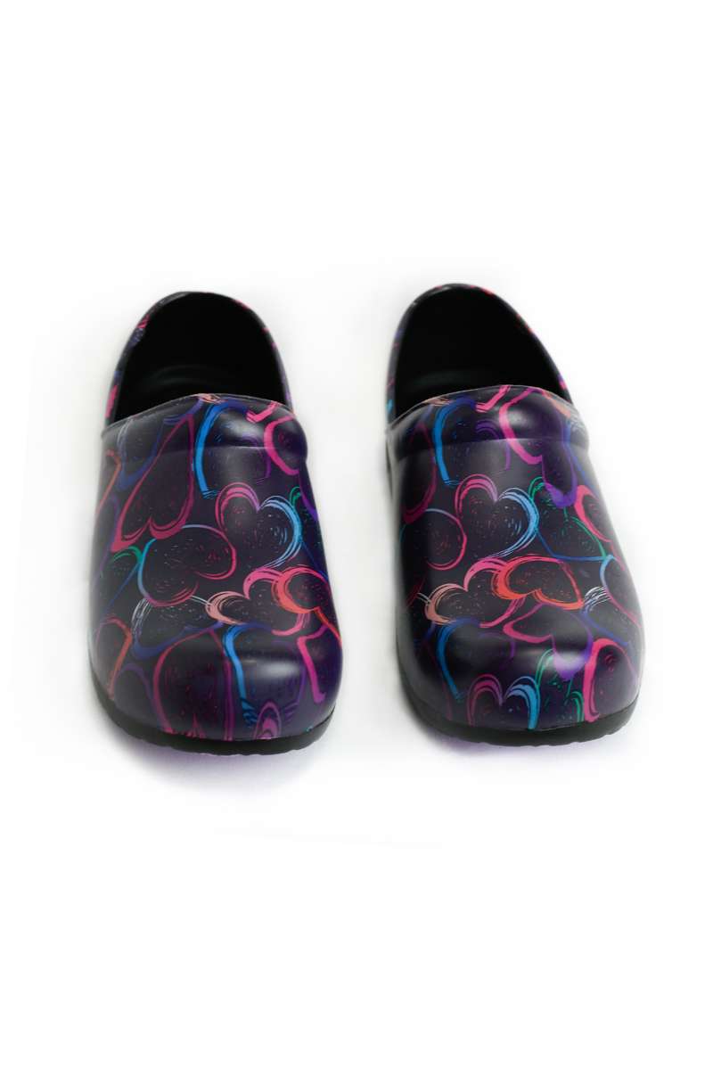 A frontward facing image of the "Plum Brush Stroke Hearts" StepZ Women's Slip Resistant Memory Foam Clogs in size 6 featuring padding in the front & back heel collar.