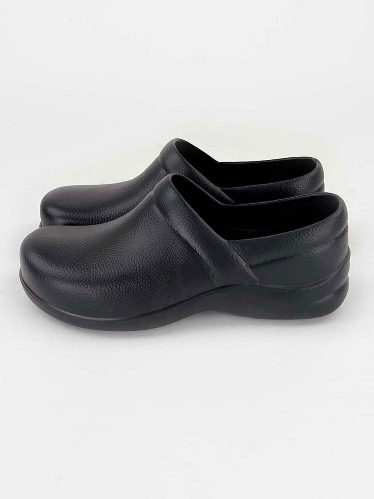 A front shot of the Wide Toe-Box Memory Foam Clogs in black featuring a removable footbed.